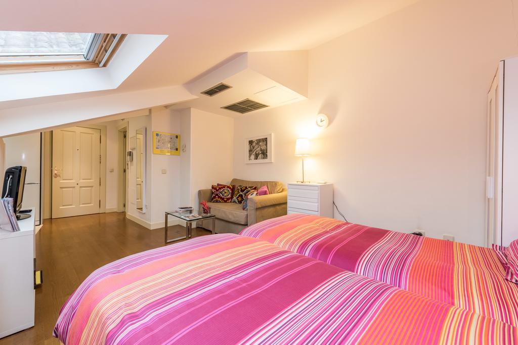 Prince Santa Ana Apartment - Madrid — Photos 1