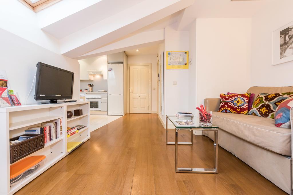 Prince Santa Ana Apartment - Madrid — Photos 2